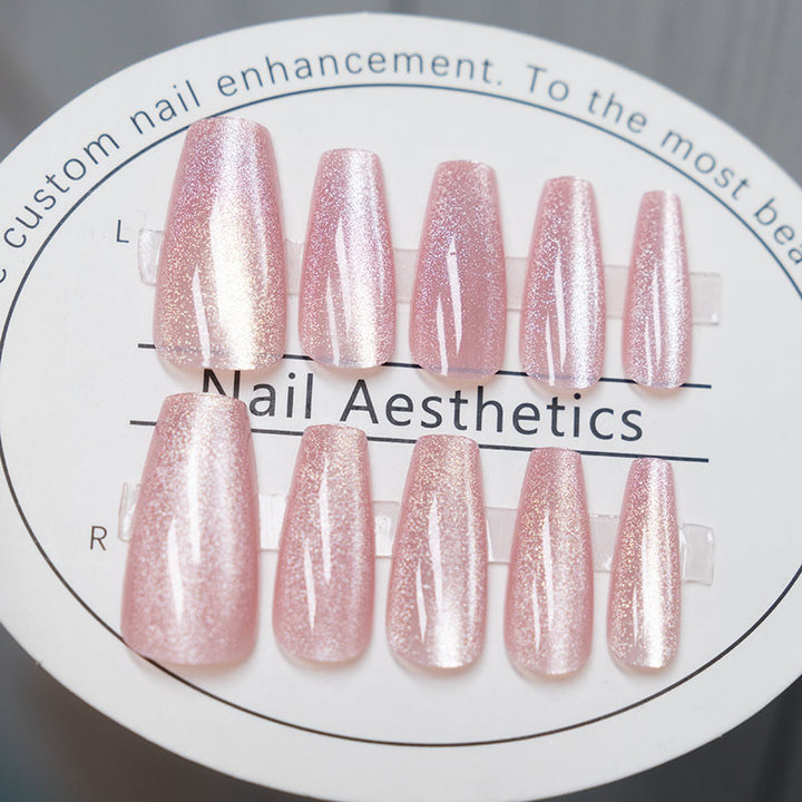 Glänzende Nagelverstärkungen