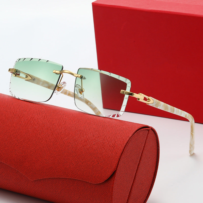 Damen modische quadratische Sonnenbrille mit goldenem Metallakzent und edlem Rahmen Karnz
