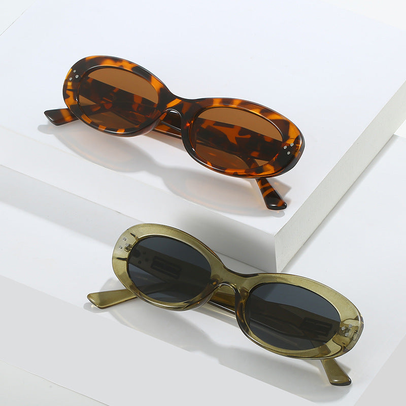 Retro-inspirierte ovale Sonnenbrille Karnz