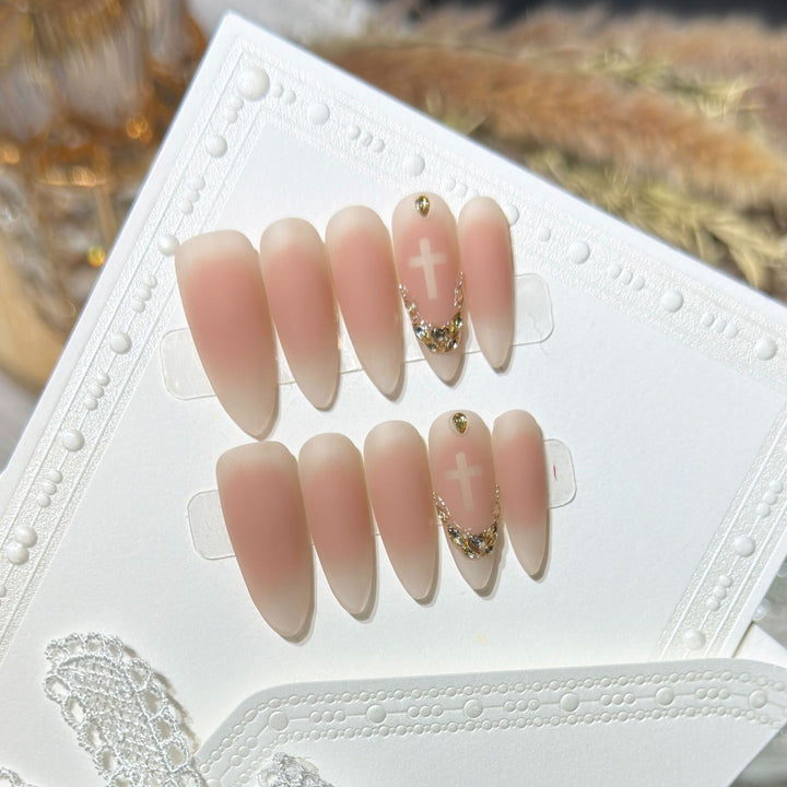 Künstlerisches Press-On Nagelset mit Strass-Akzenten