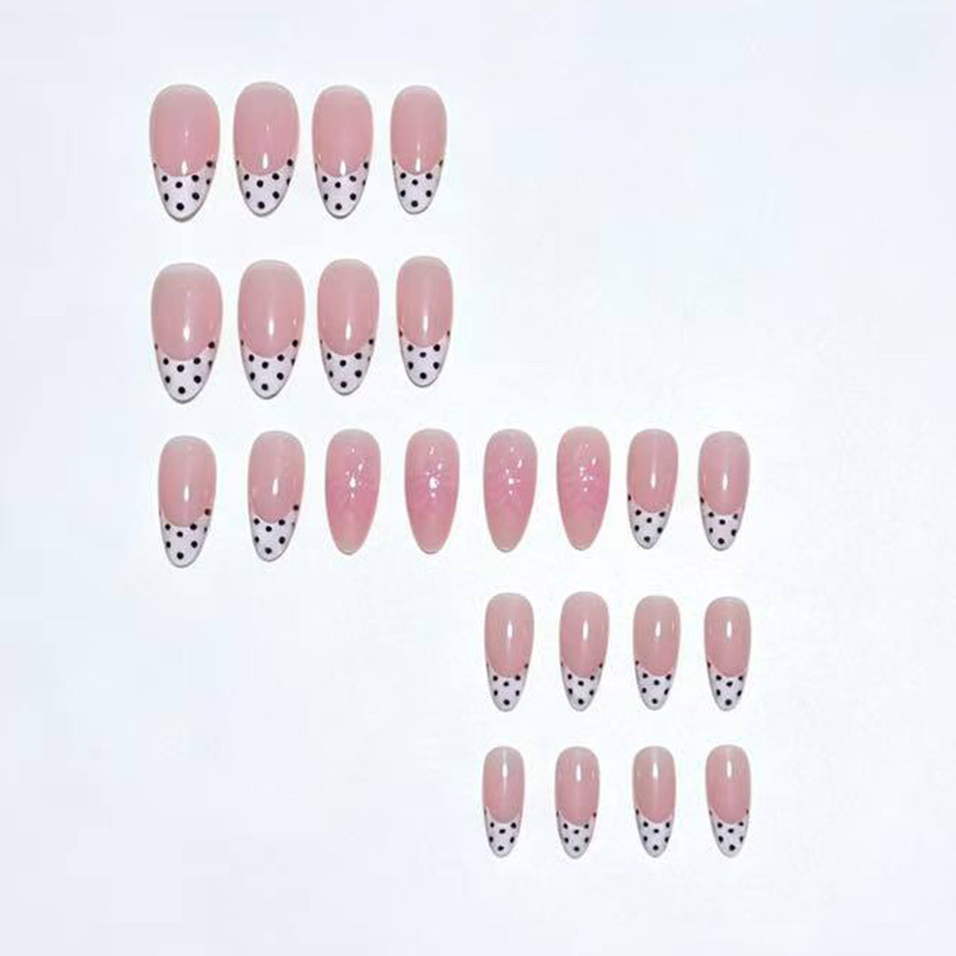 Elegante florale Design Press-On Nagelspitzen Karnz