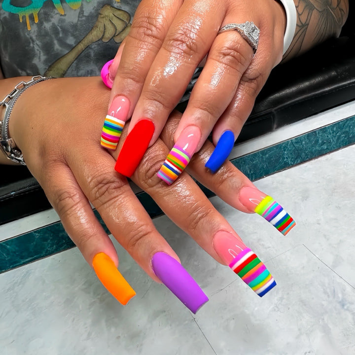 Bunte Künstlerische Press-On Nagelset Karnz