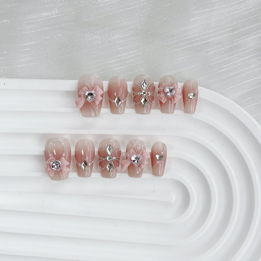 Herz dekoriertes Press-On Nagelset