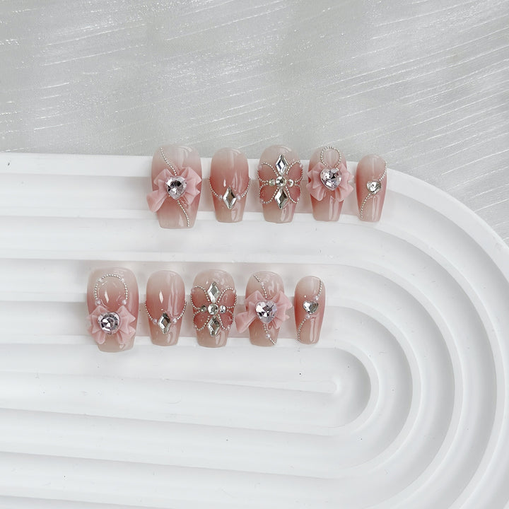 Herz dekoriertes Press-On Nagelset