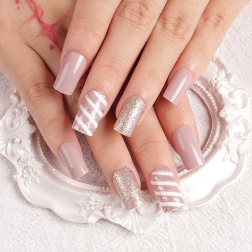 Glamouröse Glitter- und Streifen-Press-On-Nagelkunst Karnz