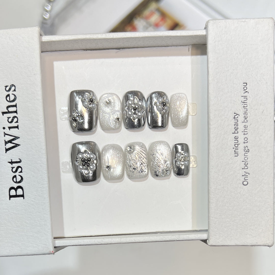Dekoratives Silber Press-On Nagelset Karnz
