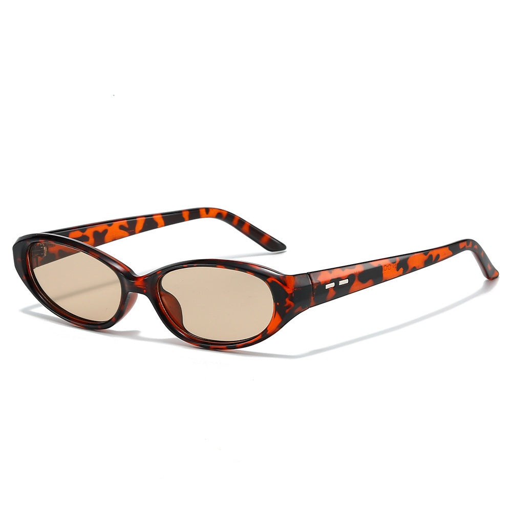 Schlanke retro-inspirierte ovale Sonnenbrille Karnz