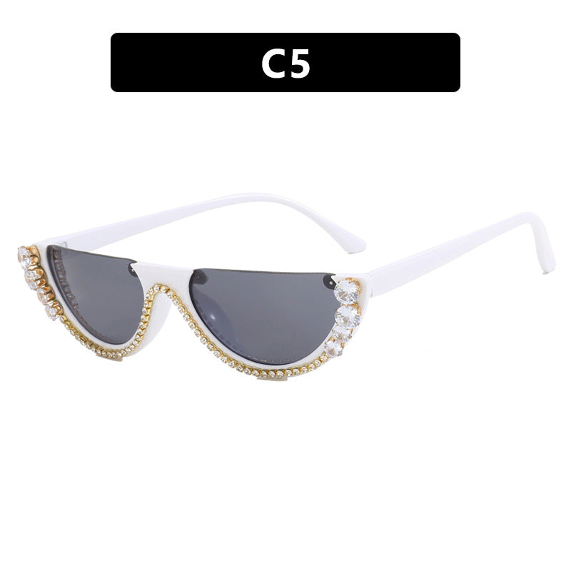 Damen stilvolle Designer-Sonnenbrille mit funkelnden Akzenten Karnz