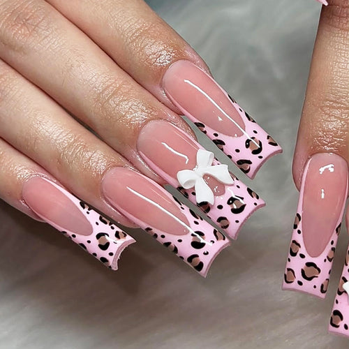 Kunstnagelset mit luxuriösen Leopardenmustern Karnz