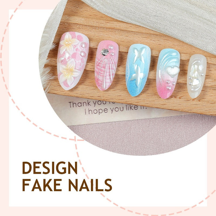 Kunstnagelset mit kreativen floralem und glitzernden Akzenten Karnz