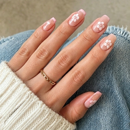 Kunstvolle Nagelspitzen Karnz