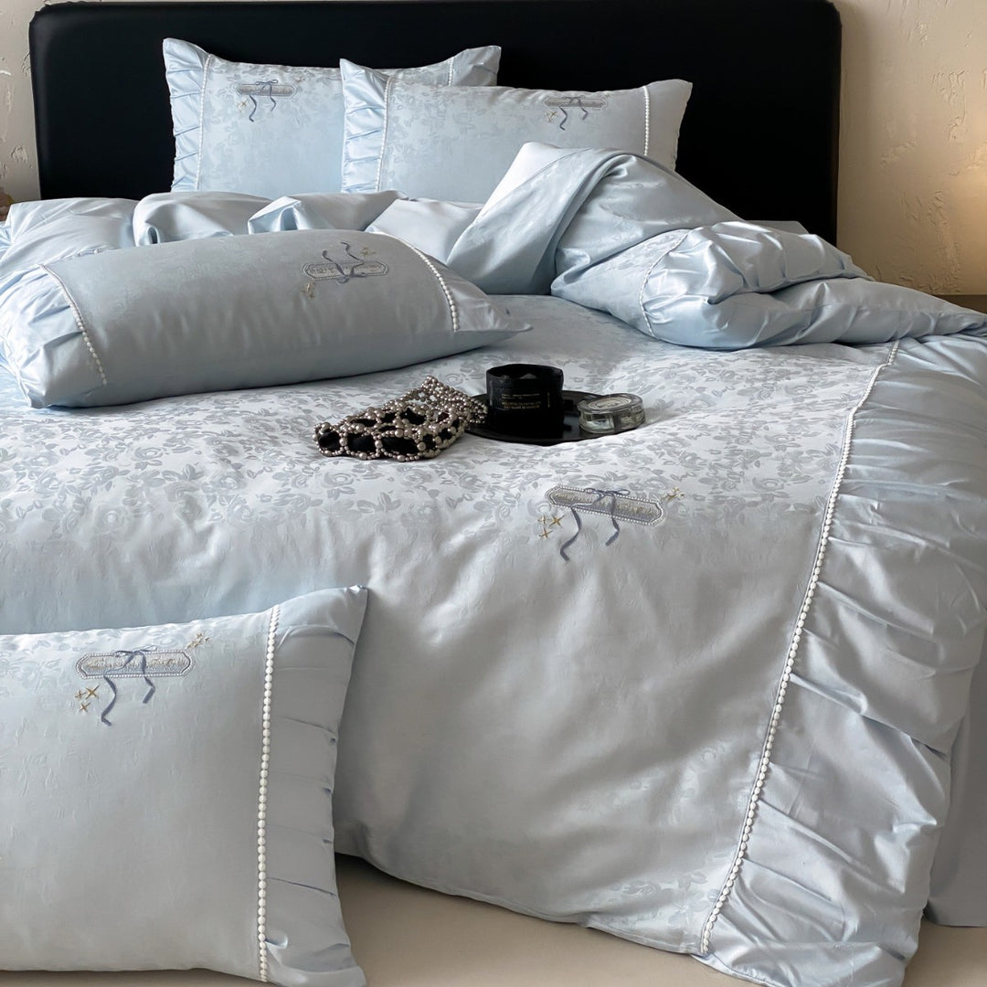 Luxuriöses Jacquard-Satin Rüschende Bettwäsche-Set mit bestickten Akzenten