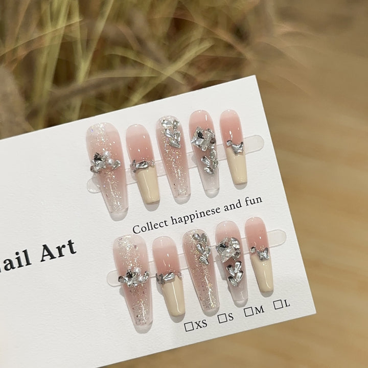 Dekoratives glitzerndes Press-On-Nagelset