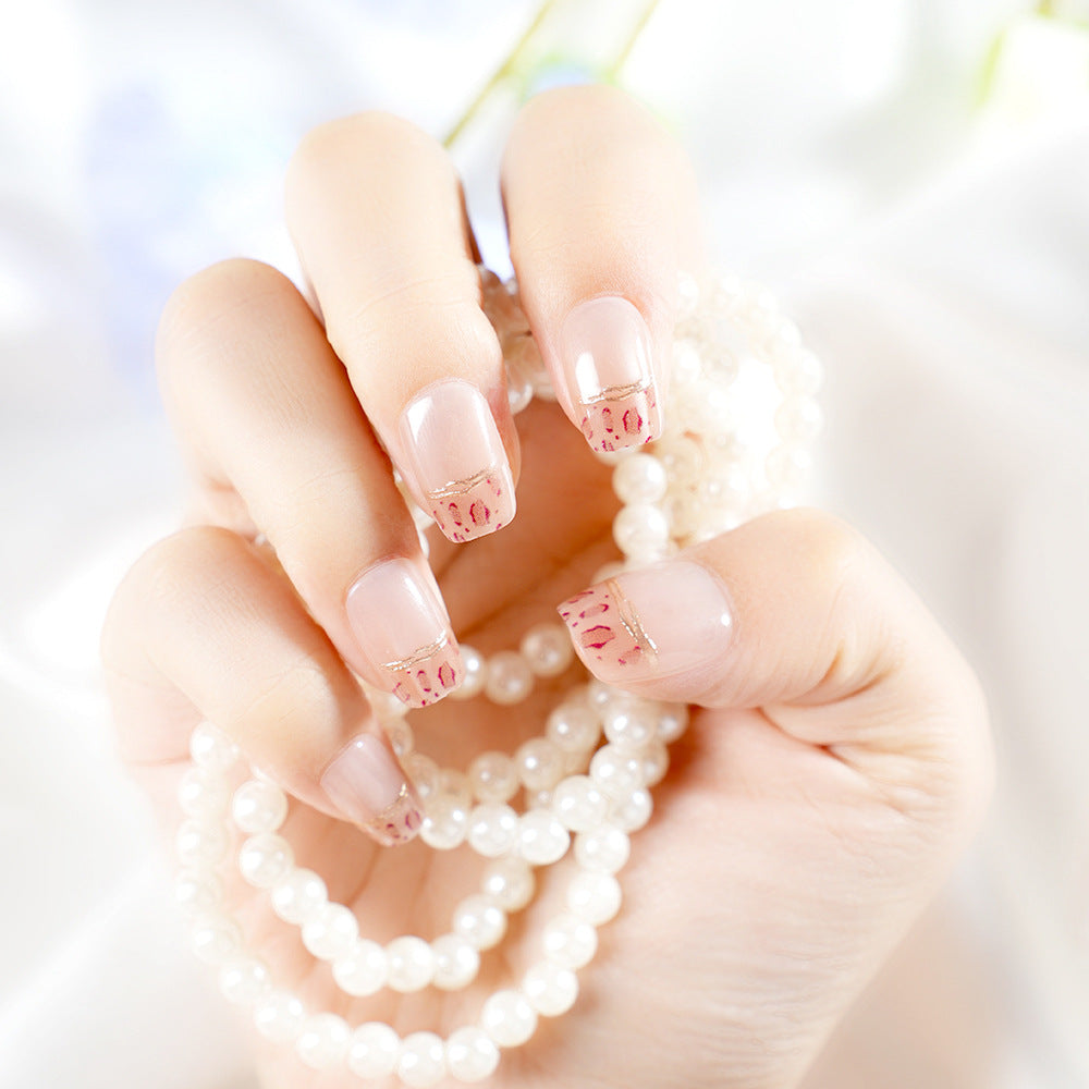 Stylisches Künstlerisches Press-On-Nagelset Karnz