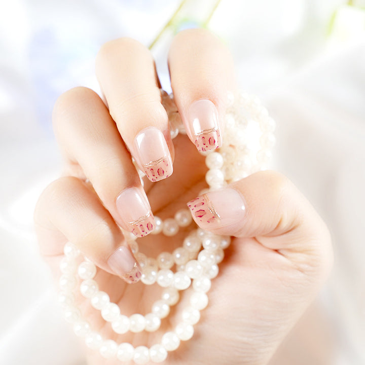 Stylisches Künstlerisches Press-On-Nagelset Karnz