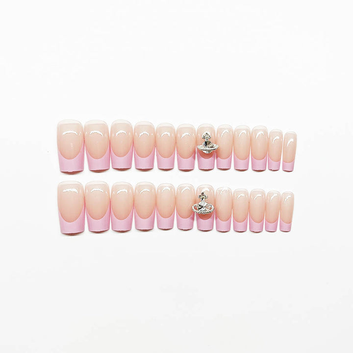 Kunstnagelset mit luxuriösen Blüten- und Strassverzierungen Karnz