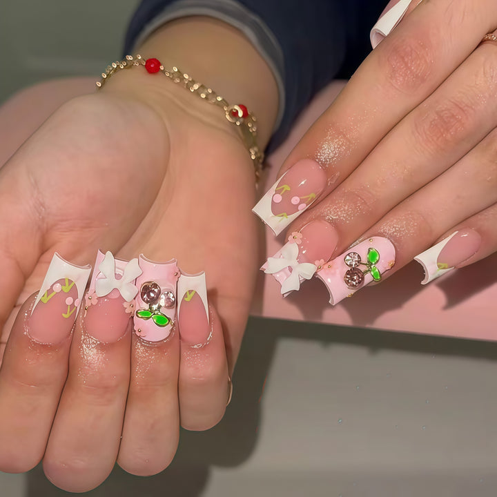 Florale inspirierten Press-On Nagel-Verstärkungen Karnz