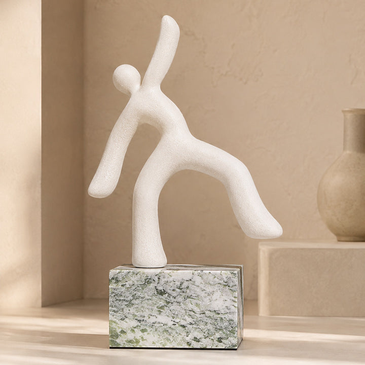 Künstlerische abstrakte figurative Skulptur