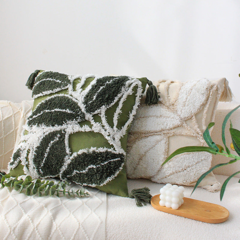 Quadratischer Kissenbezug mit reliefiertem Blatt‑Tufting und Chenille‑Applikation Karnz