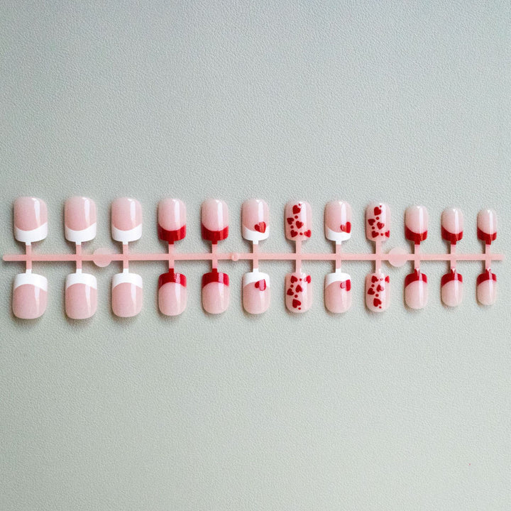 Künstlerisches Herz-Themen Nageldesign-Set