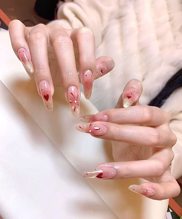 Dekorative Nagelkunst Karnz
