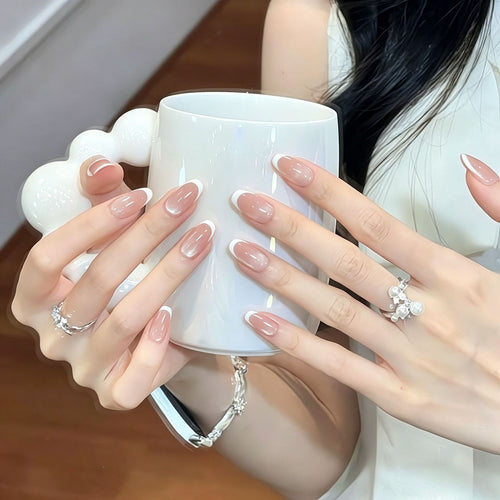 Premium Glänzende Französische Tip Nagelverzierungen Karnz