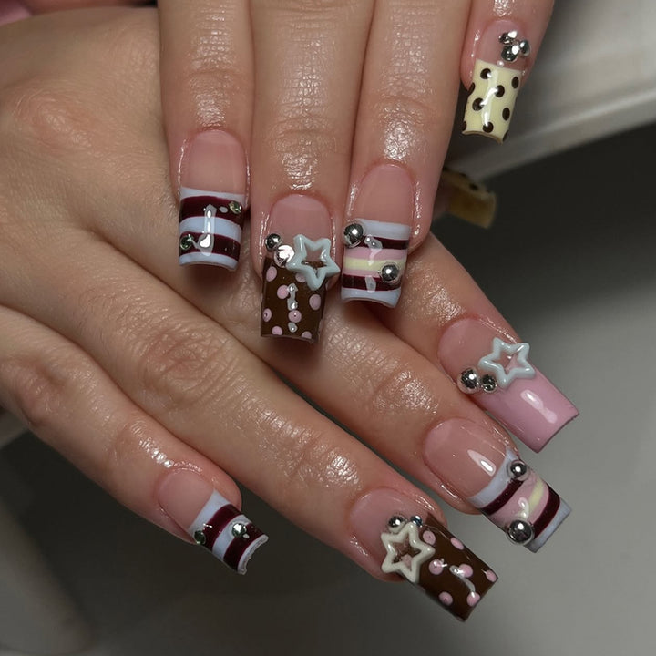 Künstliche Fingernägel mit Verspieltem Design Karnz