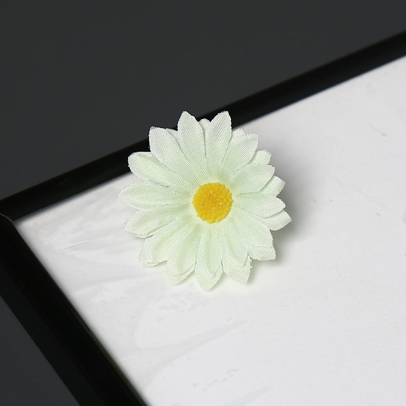 Elegante Stoff Margeritenblume Brosche für dekorativen Gebrauch
