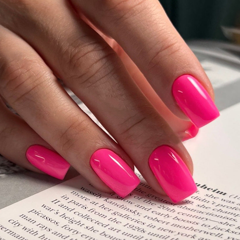 Glänzendes geformtes Press-On-Nagelset Karnz
