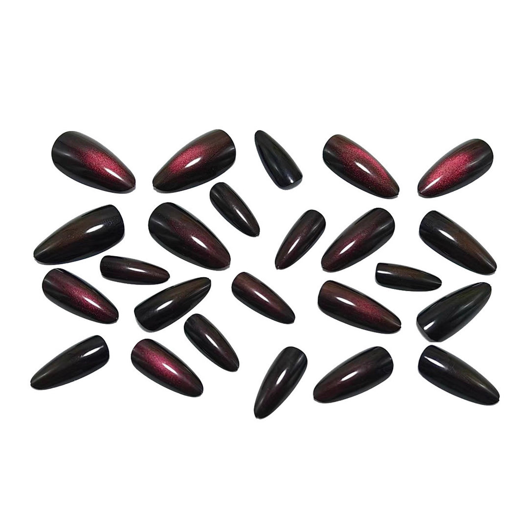 Glamouröse Kunstnägel im eleganten Stiletto-Design Karnz