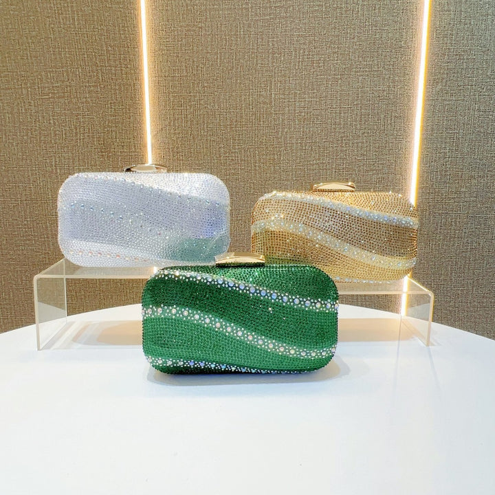 Kristallbesetzte Clutch-Handtasche