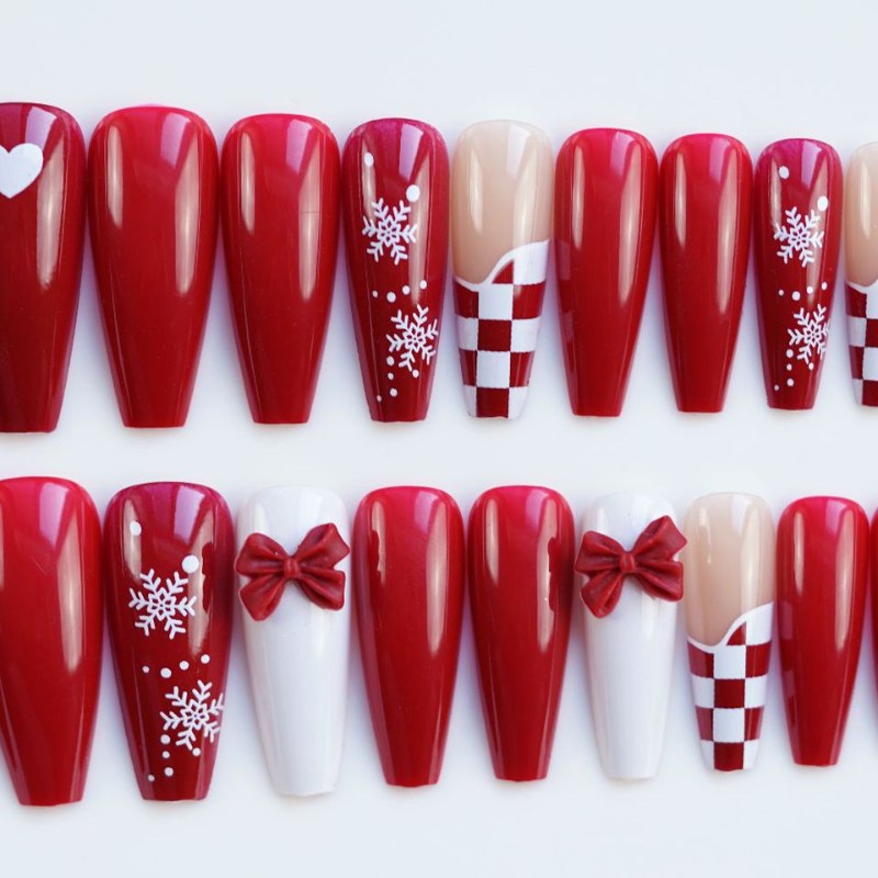 Festliches Press-On Nail Art Set