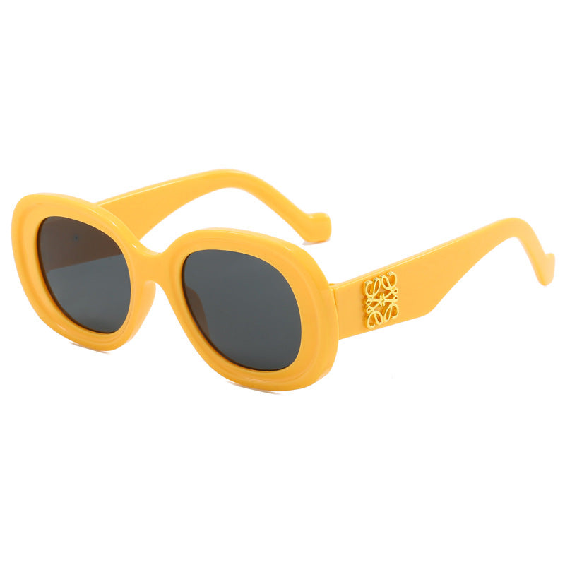 Damen modische Vintage-Sonnenbrille mit besonderen Verzierungen Karnz