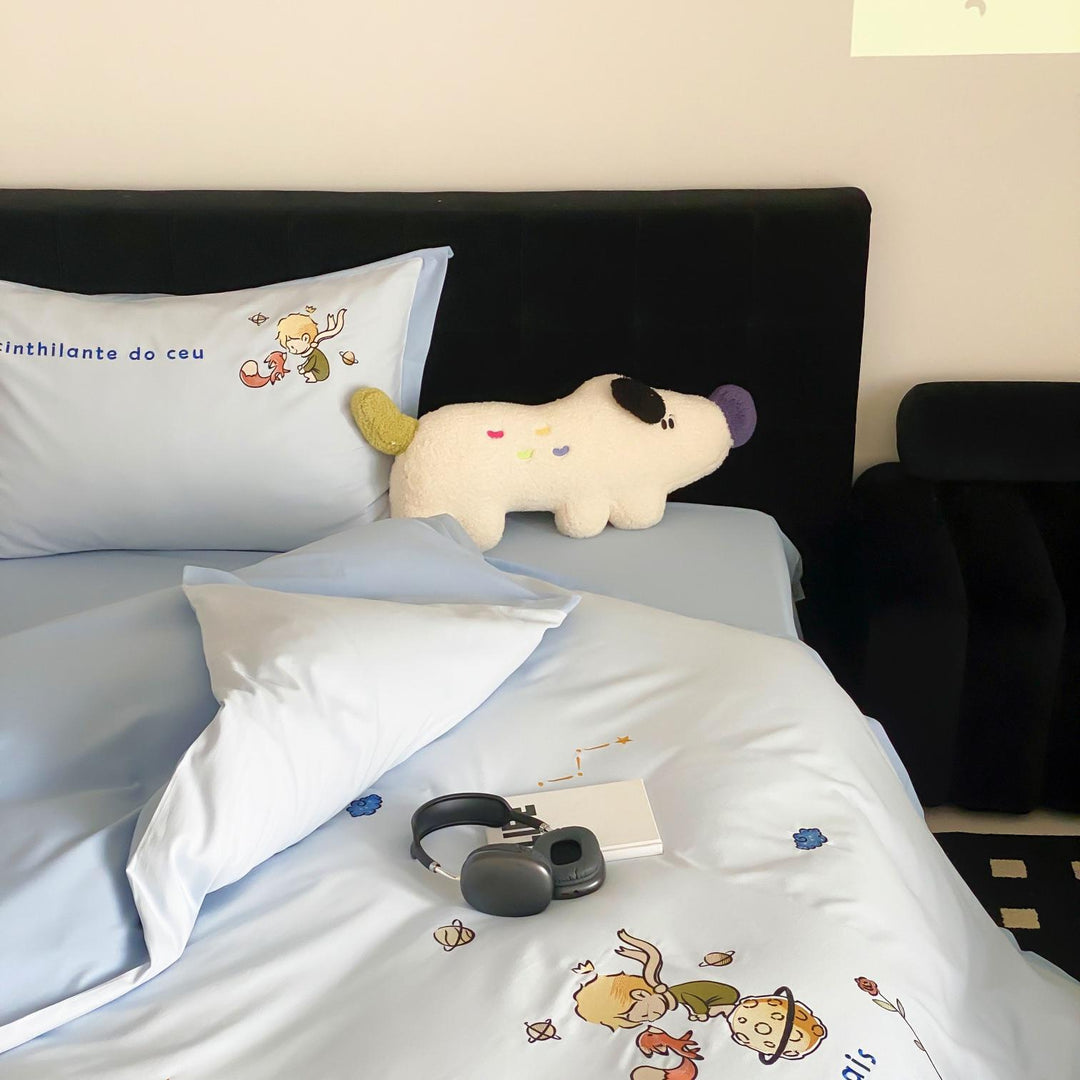 Kinder-Bettwäsche-Set aus Baumwollsatin mit liebevollen Illustrationen und weichen Kissenbezügen