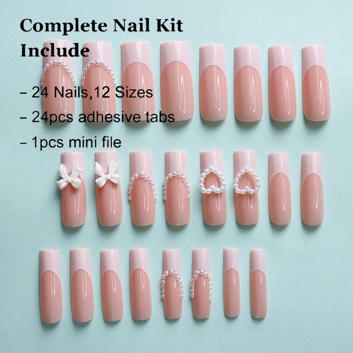 Kunstnagelset mit Eleganten Verzierungen Karnz