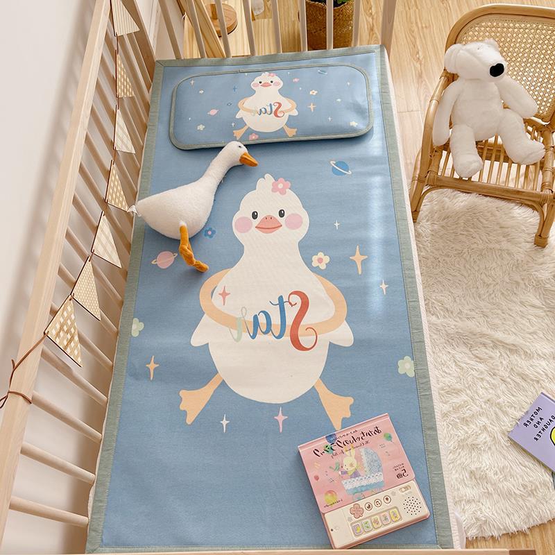Gepolsterte Baby-Krippenauflage mit Gute‑Nacht-Print, rutschfester Unterseite und abwischbarem Bezug