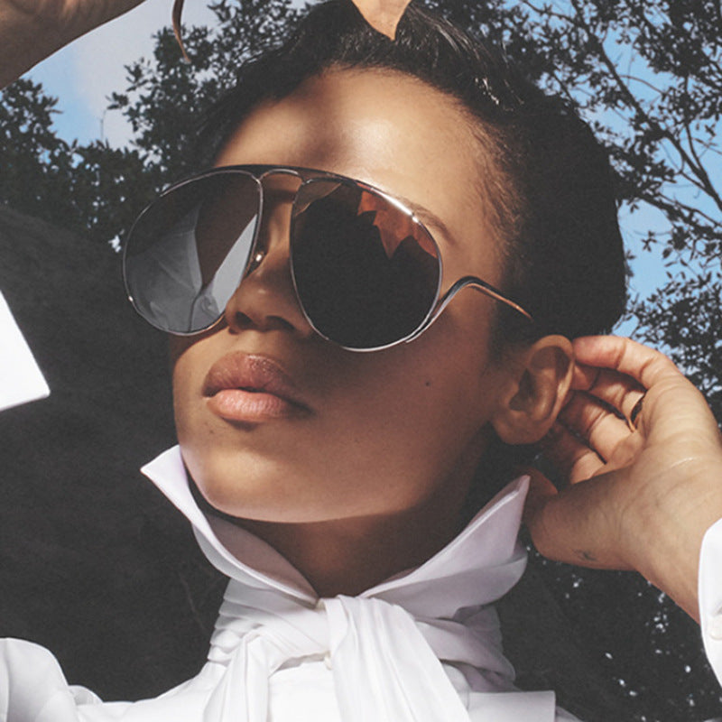 Damen modische Piloten-Sonnenbrille mit polarisierten Gläsern und elegantem Metallrahmen Karnz