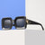 Damen quadratische Sonnenbrille mit luxuriösem Design und goldenen Akzenten Karnz