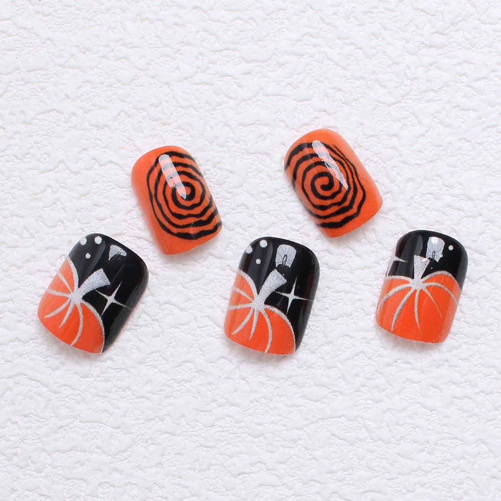 Kunstnagelset mit kreativen Halloween-Motiven Karnz
