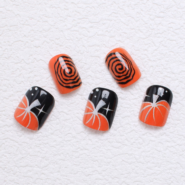 Kunstnagelset mit kreativen Halloween-Motiven Karnz