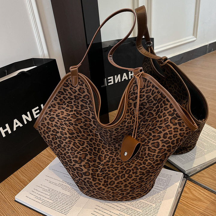 Wildleder Hobo Tasche Karnz