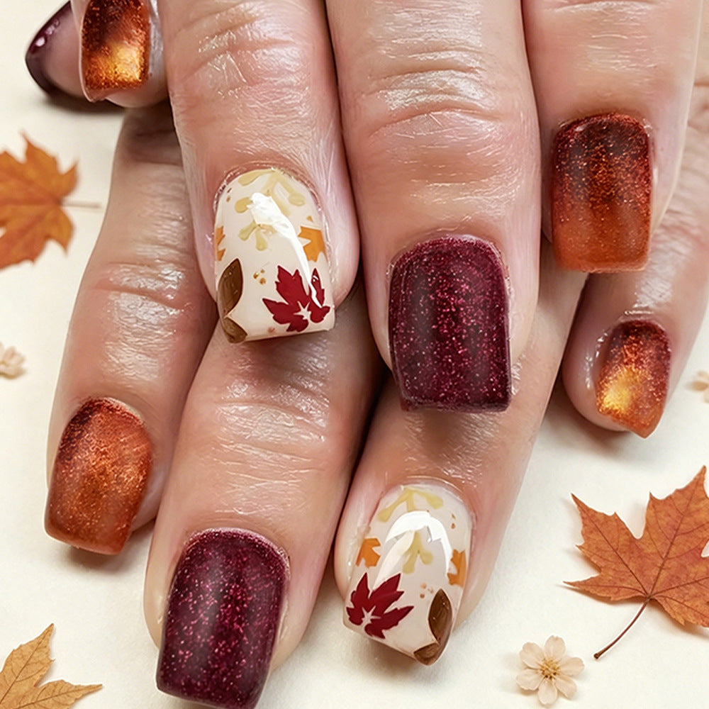 Saisonale herbstliche Druck-Nagelkunst Karnz