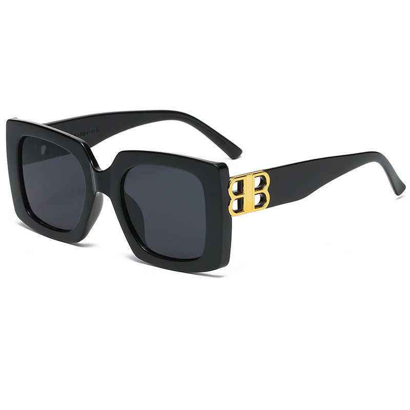 Damen oversized Sonnenbrille mit elegantem Design und luxuriösen Details Karnz