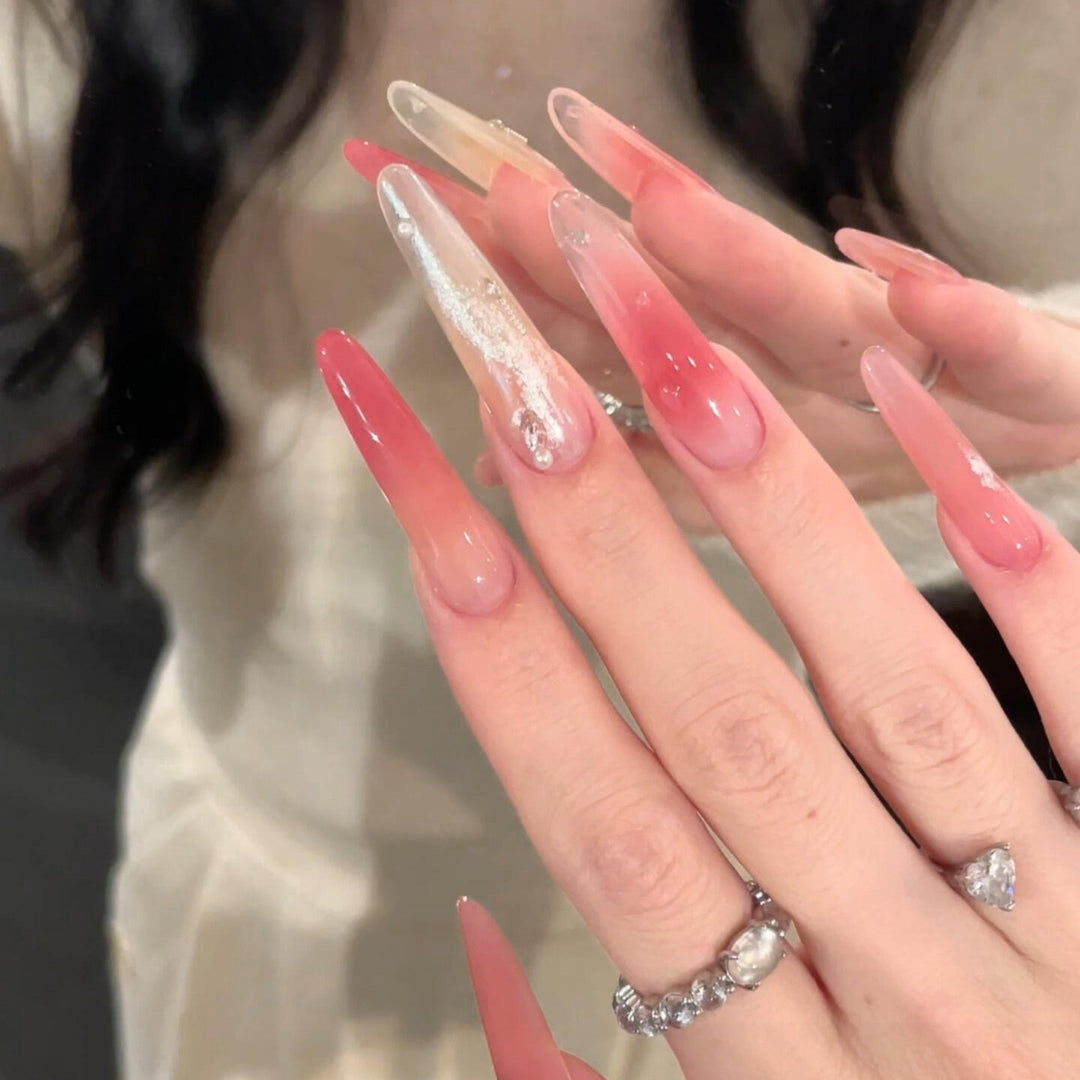 Kunstnagelset mit Elegantem Farbverlauf und Glitzerdetails Karnz