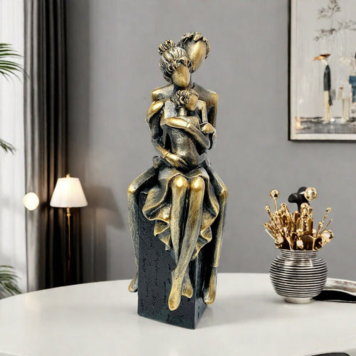 Elegante Skulptur eines romantischen Paares Karnz