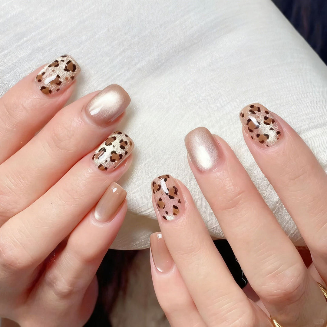 Glamouröse Kunstnägel mit Glitzer- und Ombre-Design Karnz