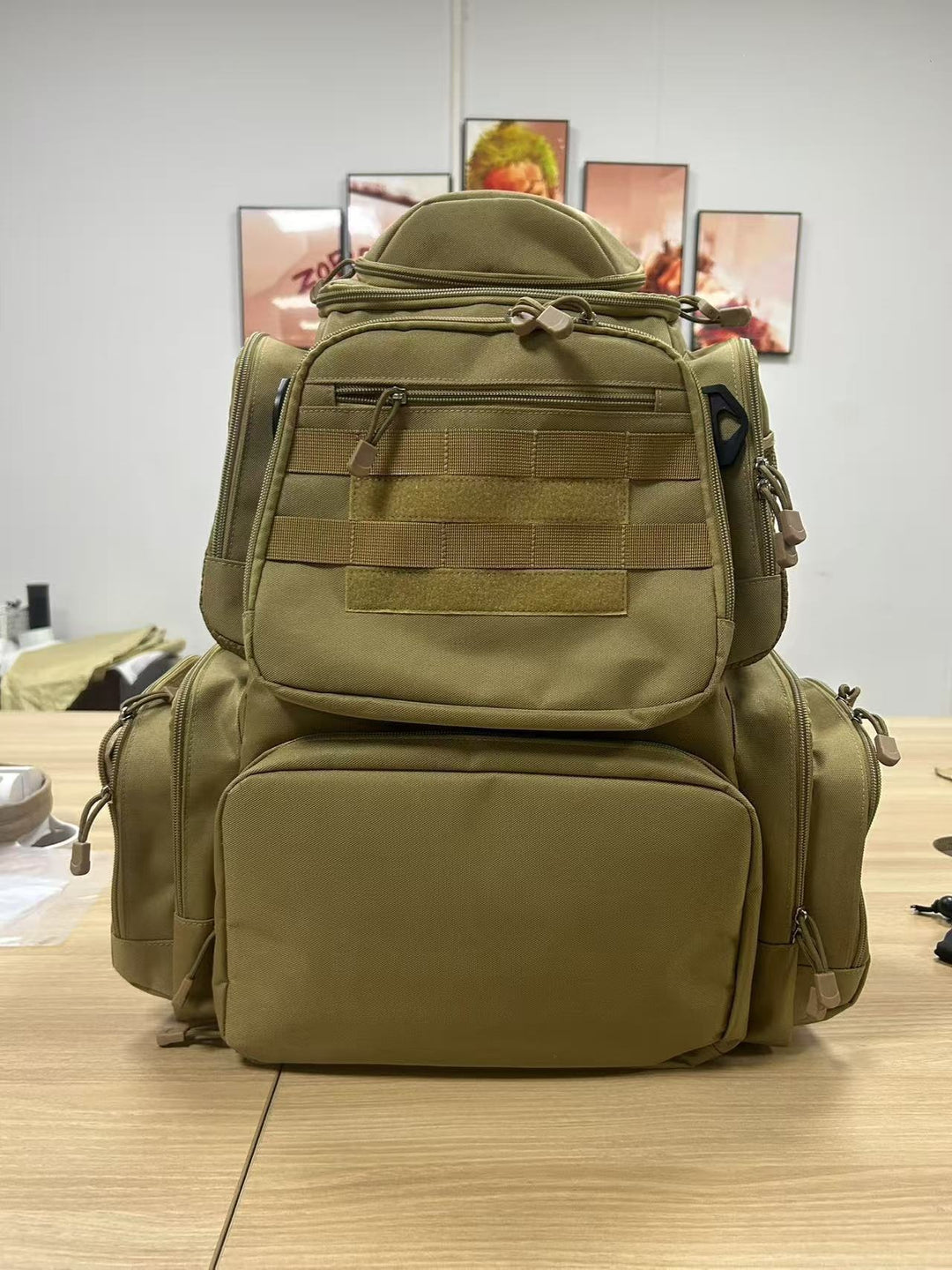 Taktischer Multi-Taschen Cargo-Rucksack Karnz