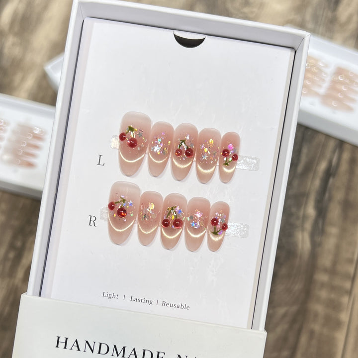 Handgefertigtes Kirsche-Prägung Press-On Nail Set Karnz
