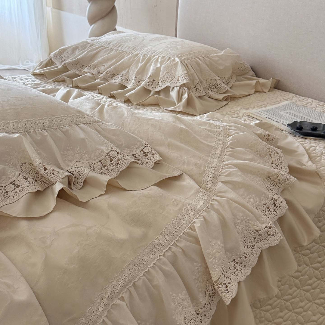 Luxuriöses Satin-Bettwäsche-Set mit Spitzenrüschen und Jacquardstruktur