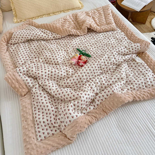 Wendbare Minky Dot Babydecke mit Baumwoll-Teddy-Druck und gestepptem Futter